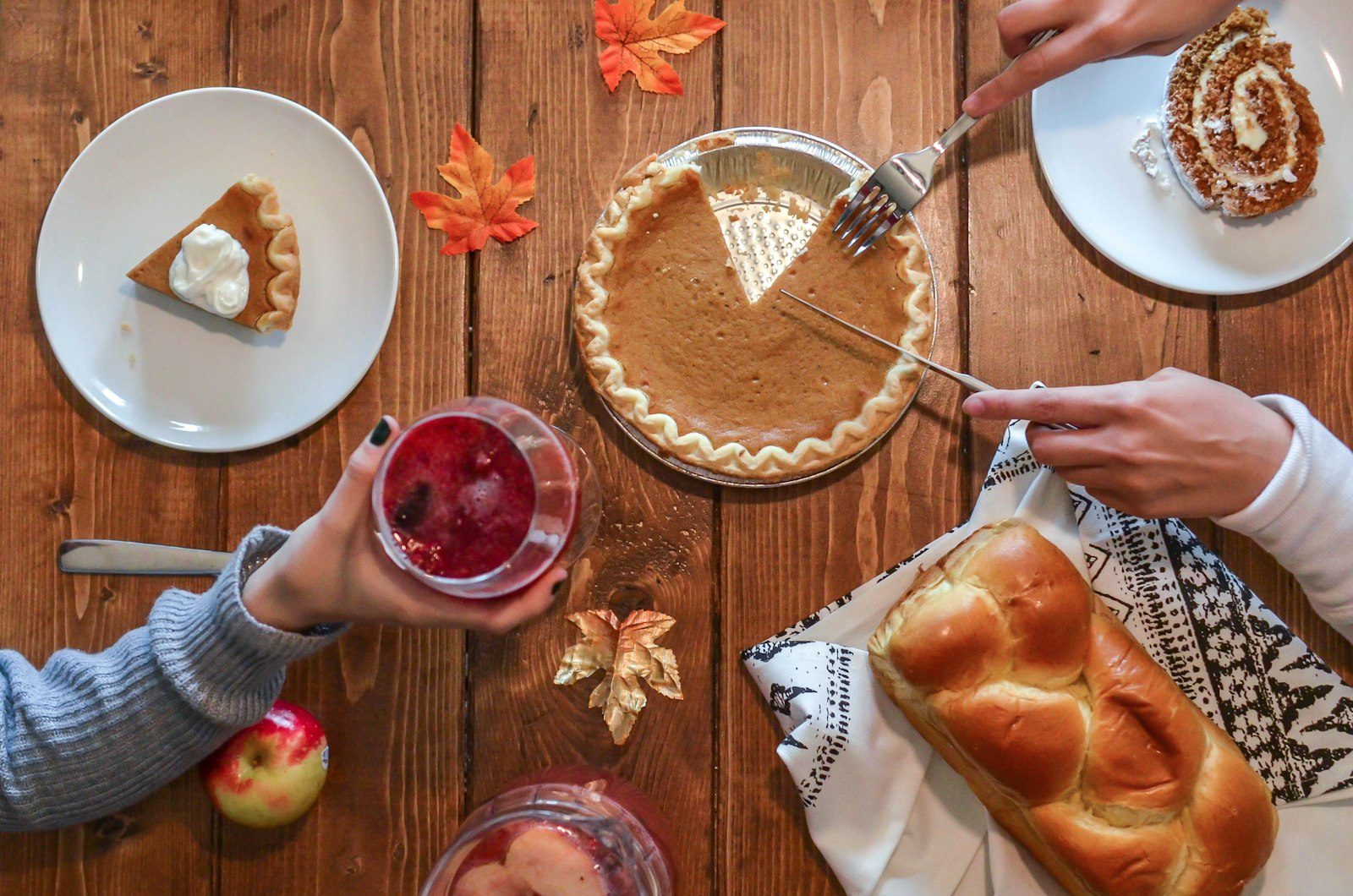 Thanksgiving kids table with crafts