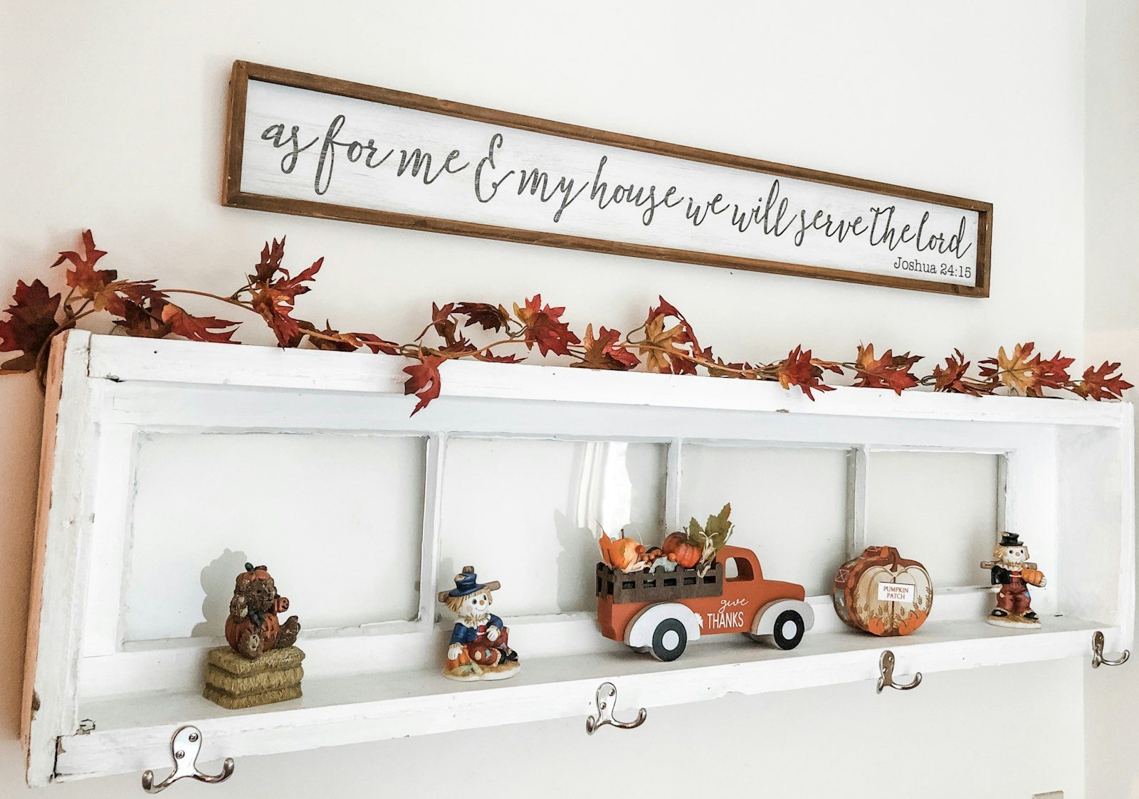 Fall Thanksgiving mantel with wheat and pumpkins
